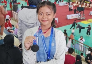 KEJUARAAN NASIONAL PENCAK SILAT PIALA MENPORA RI KELAS C - OKTAVIA RAHMADHANI